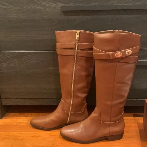 Coach tan boots - Picture 2 of 3